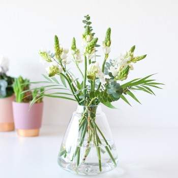 Brievenbus bloemen wit