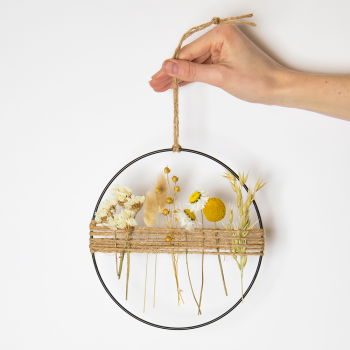Dried Flowers Decoration ring (mailbox)