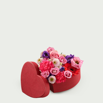 Hatbox heart small mixed flowers