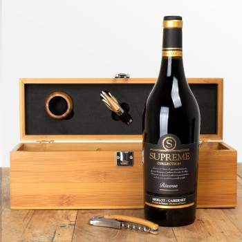 Supreme Merlot in kist met accessoires