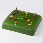 Luxurious marzipan cake green