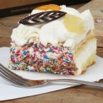 Whipped cream cake Tis feest