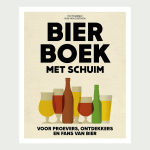 Bierboek met schuim