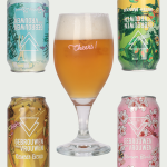 Beer package Gebrouwen door vrouwen with glass